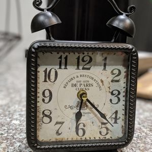 Vintage clock de Paris est 1879